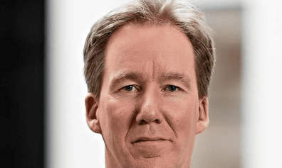 Headshot of Simon Drewett